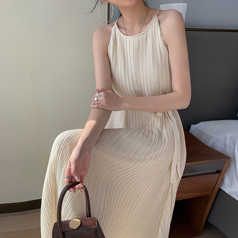 2021 new skirt summer temperament pleated skirt breathable thin hanging neck suspender dress women sleeveless medium-long version