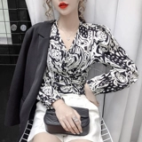 Брендовая короткая рубашка, V-образный вырез