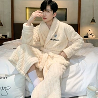 7701 метра белый