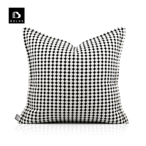 Modern minimalist Nordic prototype Villa Ideostyle Minimalist Light Extravagant Black & White Round Point Custom Sofa Hug Pillow Cushion Cover