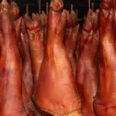 Authentic Sichuan specialty bacon pig's feet, homemade firewood, smoke, whole, 3 catties of pork feet, Fengjie, pork legs
