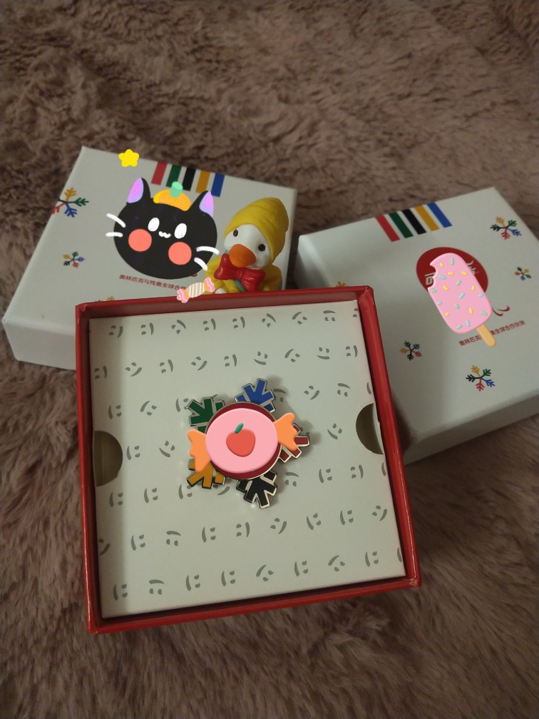 China 2022 Beijing Coca-Cola Commemorates the Commemorative Badge Collection Rotating