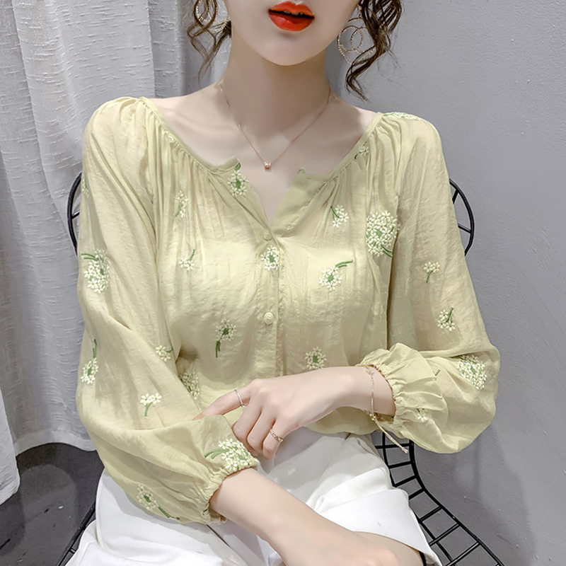 Retro Embroidered Snowspun Shirt Woman Design Sensation Small Crowdspring Autumn Clothing 2022 New style Bubble Sleeves Crumbles
