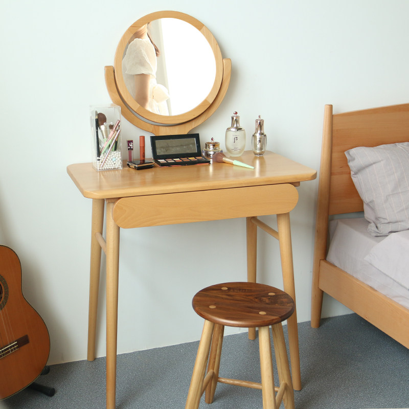 Solid wood small dresser desk in Nordic mini-cottage bedroom with drawer mini-dressing table