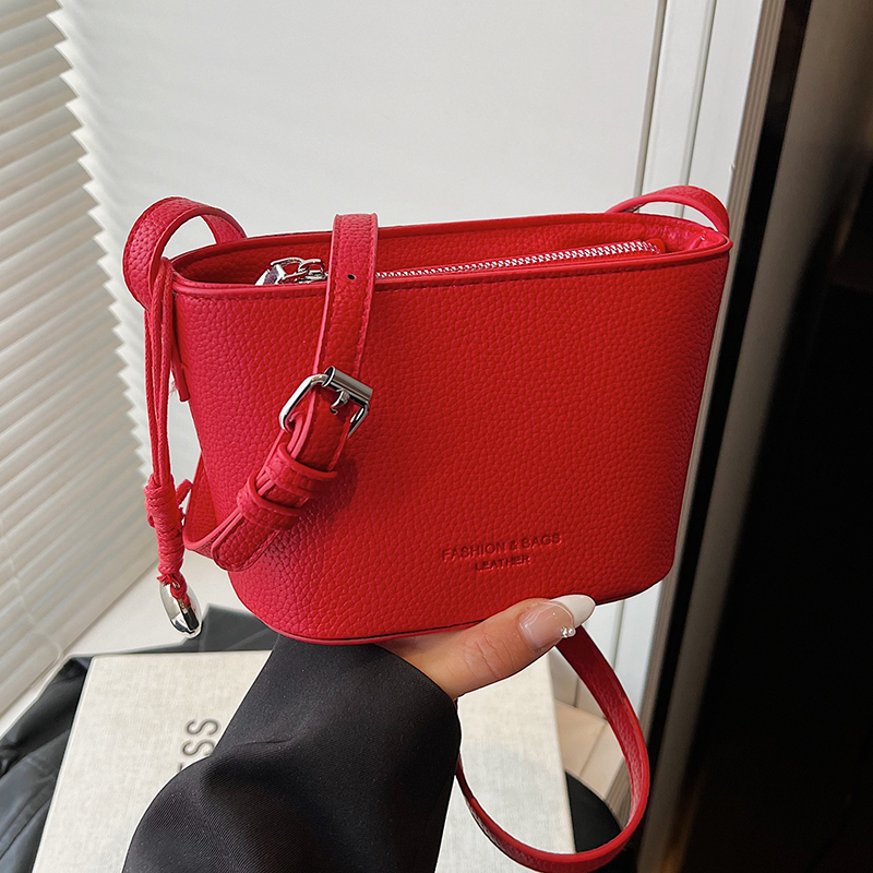 High-End Mini Boat Bag 2025 New Style Lychee Pattern Versatile Fashion Single Shoulder Crossbody Women's Bucket Bag Phone Bag High-End Mini Boat Bag 2025 New Style Lychee Pattern Versatile Fashion Single Shoulder Crossbody Women's Bucket Bag Phone Bag