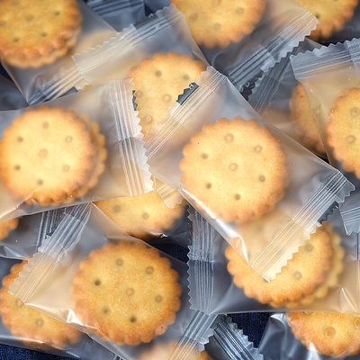 网红咸蛋黄夹心小饼干零食散装