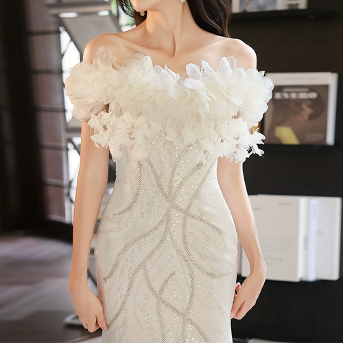 Вечернее платье, модная элитная юбка, открытые плечи, яркий броский стиль, изысканный стиль