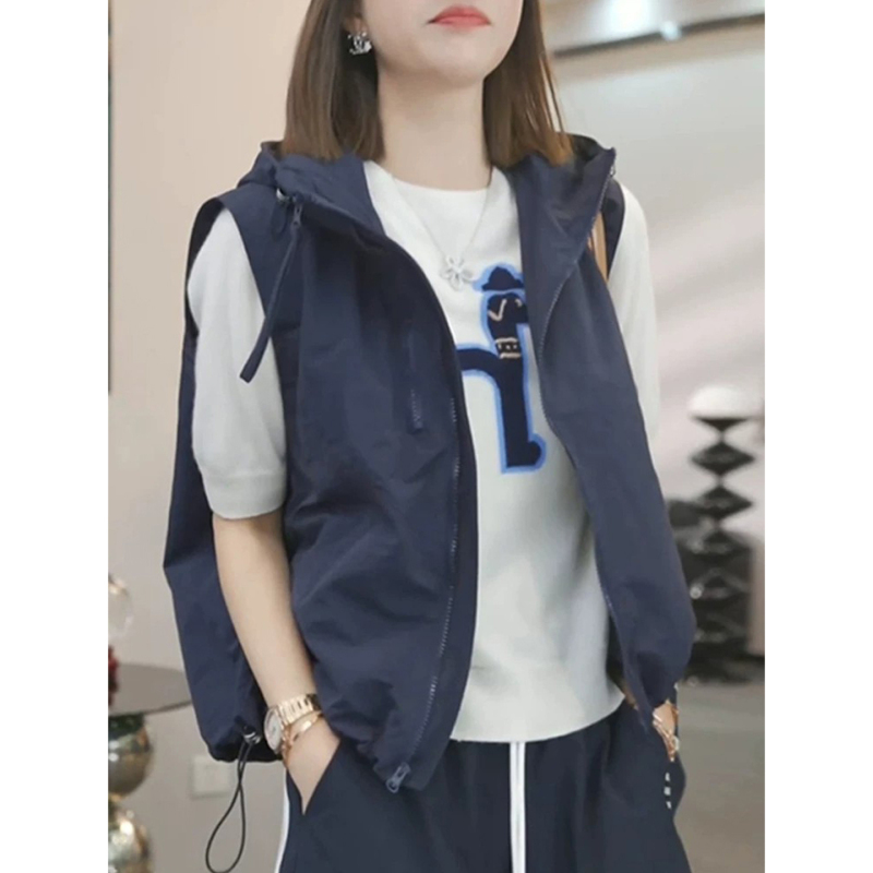 Trendy Brand Spring and Autumn Short Hooded Windbreaker Vest for Women 2026 New Loose Casual Workwear Vest Jacket Trendy Brand Spring and Autumn Short Hooded Windbreaker Vest for Women 2026 New Loose Casual Workwear Vest Jacket