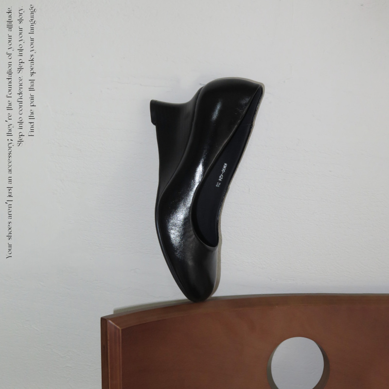 Yang Chaoyue's Same Style Maltelle Original Retro Shallow Wedge Shoes for Women, Oil Wax Leather Vintage Black High Heels
