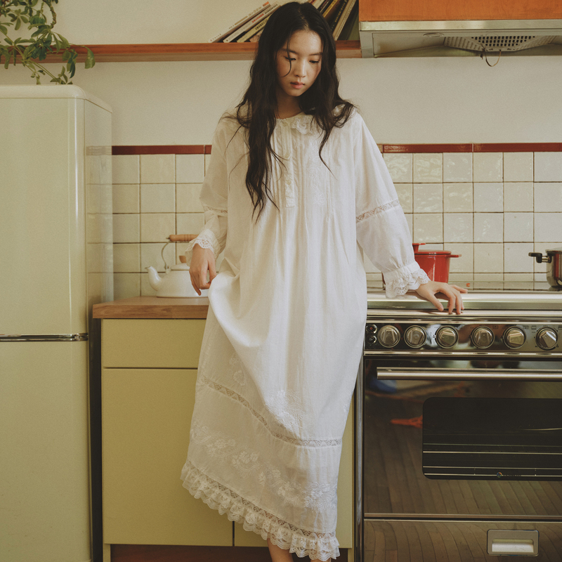 French Court Style Pure Cotton Nightgown for Women 2026 New Autumn Women's White Lace Princess Nightdress Can Be Worn Outside in Autumn French Court Style Pure Cotton Nightgown for Women 2026 New Autumn Women's White Lace Princess Nightdress Can Be Worn Outside in Autumn
