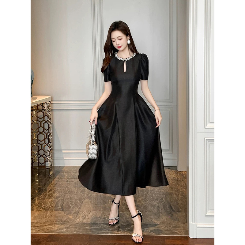 Plus-Size Women's Clothing, Light Luxury, Elegant Style Dress, Women's Beaded Hollow-Out High-End Waist-Cinching Slimming Long Skirt with a Large Hem Plus-Size Women's Clothing, Light Luxury, Elegant Style Dress, Women's Beaded Hollow-Out High-End Waist-Cinching Slimming Long Skirt with a Large Hem