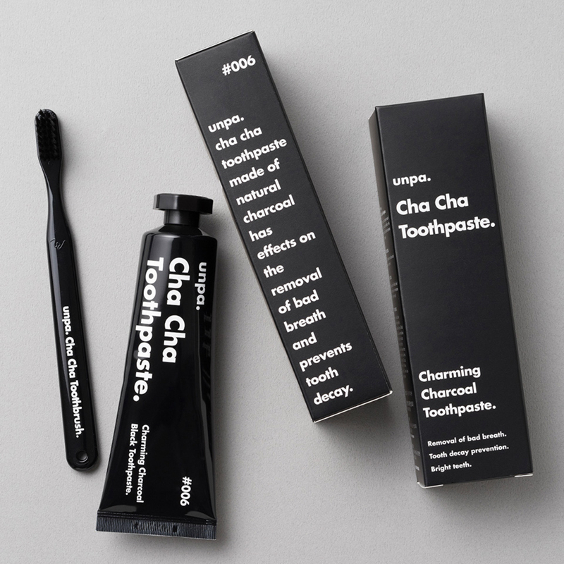 ins overfire South Korea unpa chacha charcoal black toothpaste whitening net red to yellow tooth stains bright white