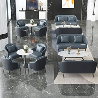 Легкий роскошный отчет от департамента переговоров о столе