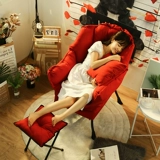 Диван для спальни, ноутбук для отдыха