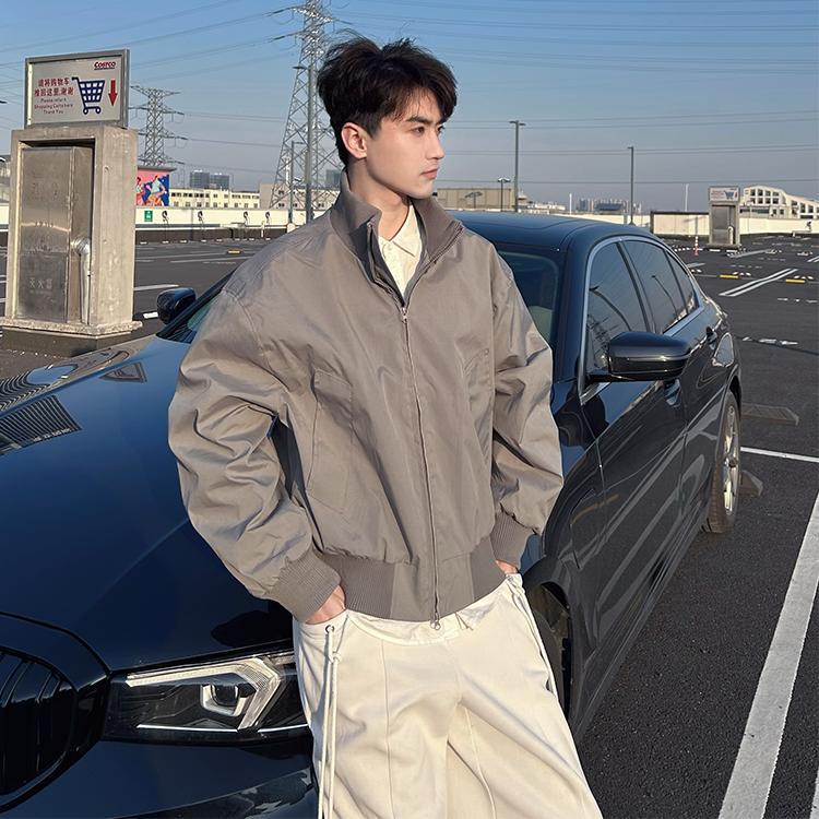 Iyaroom American-Style Stand-Up Collar Jacket for Men, Spring and Autumn Bomber Jacket, Trendy Brand, Short and Wide Silhouette Iyaroom American-Style Stand-Up Collar Jacket for Men, Spring and Autumn Bomber Jacket, Trendy Brand, Short and Wide Silhouette