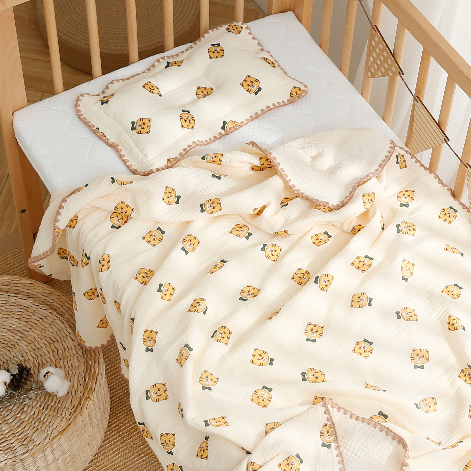 ins newborn baby four seasons cotton gauze blanket baby four-layer lace small blanket children's quilt thin cover quilt