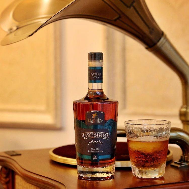 独格拉则 格鲁吉亚 瓦茨赫白兰地 七年橡木桶 500ml  81元（带礼盒多10元，需用券） 