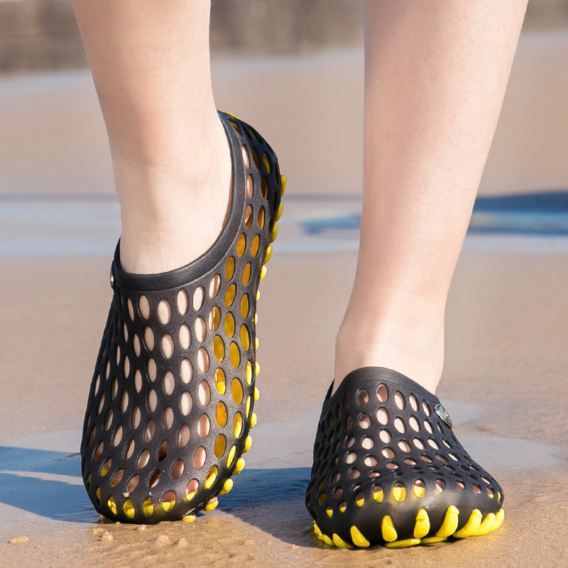 2188 Black & Yellow & A Yard BiggerQuick drying Wading shoes male Upstream shoes light Men's and women's shoes ventilation non-slip outdoors Amphibious shoes Beach shoes male