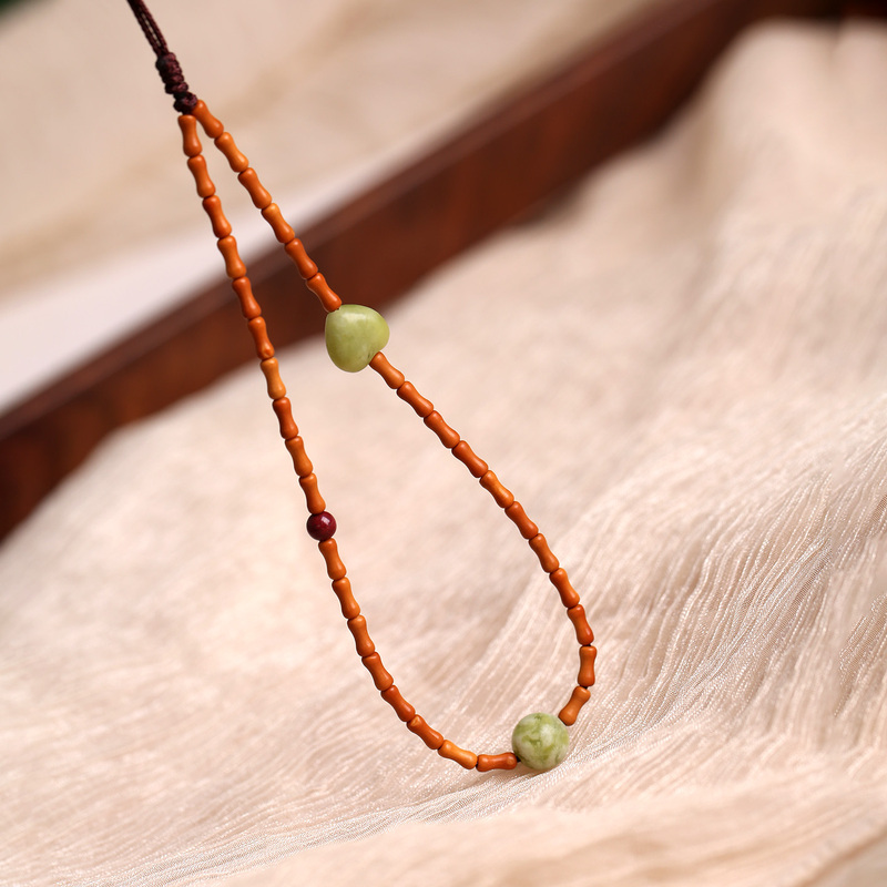 Olive Stone Phone Chain Lanyard Pendant for Men and Women, Vintage Bag Keychain Pendant, Ring Buckle Wrist Strap, Anti-Lost Wristband