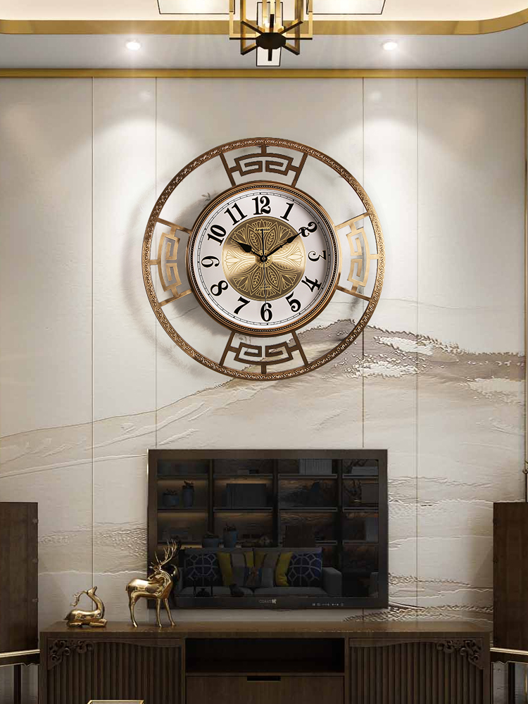 New Chinese clock wall clock Simple modern light luxury personality living room household fashion silent quartz clock Metal clock
