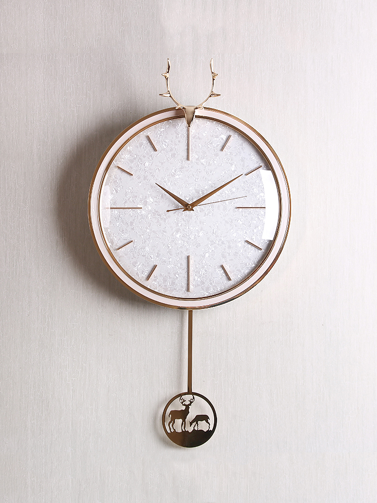 Nordic deer head wall clock Living room modern simple atmosphere Household fashion creative personality clock silent Quartz clock