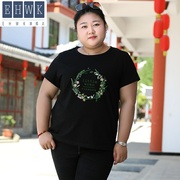 Fat kích thước lớn của phụ nữ lỏng lẻo áo khoác sinh viên ngắn tay t-shirt 200 pound chị mỡ dưới hide đỏ.