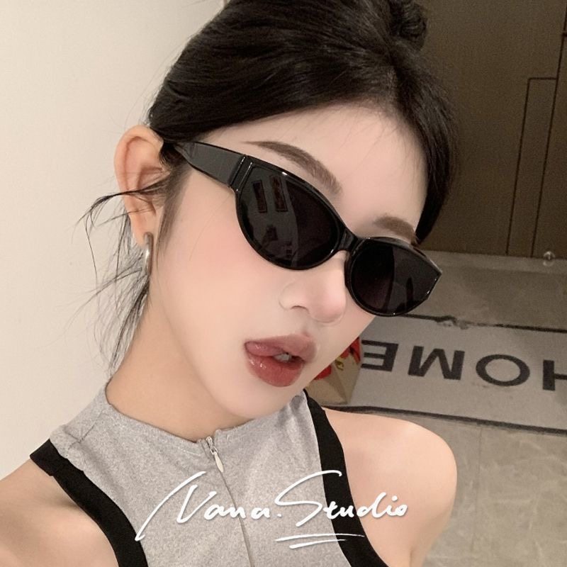 Jennie-Style Sunglasses for Women, Retro Hot Girl Cat-Eye Small Frame Glasses, Polarized Uv Protection Sunglasses That Make the Face Look Smaller