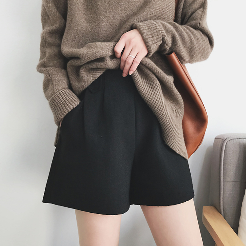 Spring and autumn black woolen shorts Women's high waist loose thin Korean version of temperament wear wide-legged a-word pants boots and pants outside the base