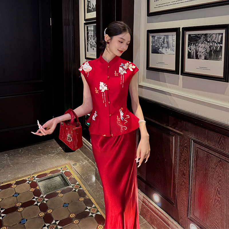 New Chinese-Style Engagement Dress, Red National Style High-End Red Wedding Toasting Dress, Bride's Satin Dress Set