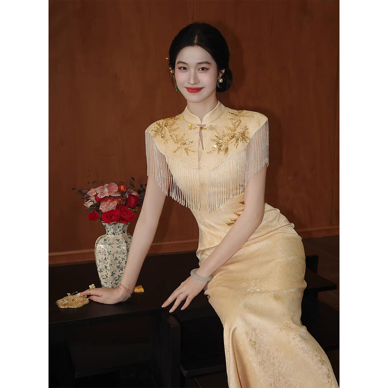 New Chinese-Style Qipao Wedding Dress with Embroidery and Tassels, 2026 New High-End Light Luxury Engagement Dress for Women in Champagne Gold