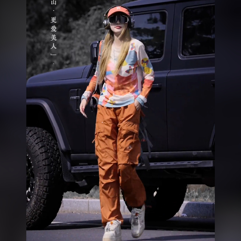 High-End Casual Sports Suit for Women 2026 Summer New Popular Style Pony Tie-Dye Top and Cargo Pants Two-Piece Set