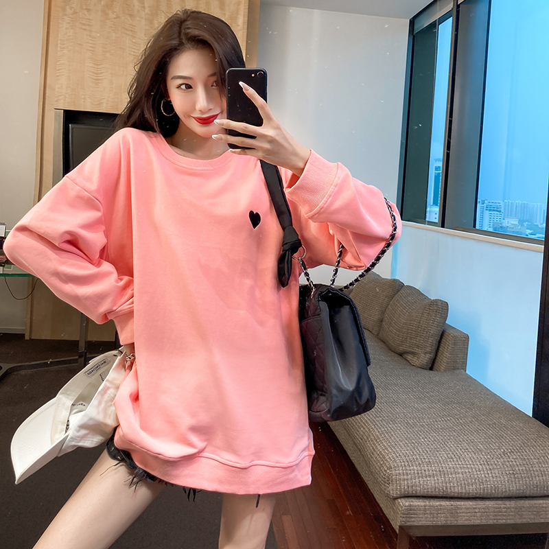 Korean classic love sweater men's and women's 2020 new lazy wind black heart sweater women's fleece mid-length top