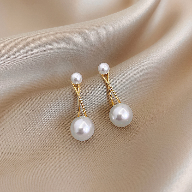 Korean version of the size of pearl cross personality earrings female simple fashion cold earrings net red temperament wild earrings