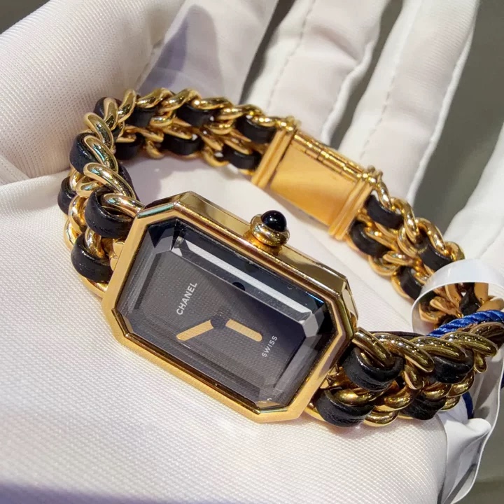 95% New Chanel Square Watch m Second-Hand 95% New Chanel Square Watch m Second-Hand