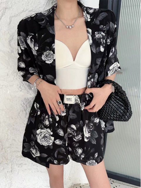 Hong Kong Style Printed Short-Sleeved Suit for Women 2025 Summer Suit Collar Thin Jacket High-Waisted Wide-Leg Shorts Two-Piece Set for Women