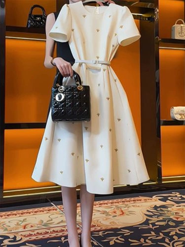 Элитное изысканное белое летнее платье, юбка, в стиле Шанель, изысканный стиль, яркий броский стиль