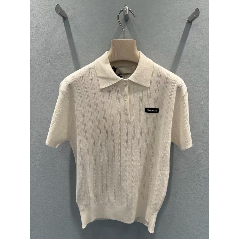 Manella Haute Couture 25 Summer New Collection Letter Logo Patch Cashmere Short-Sleeve Knitted Polo Shirt Top for Women Manella Haute Couture 25 Summer New Collection Letter Logo Patch Cashmere Short-Sleeve Knitted Polo Shirt Top for Women