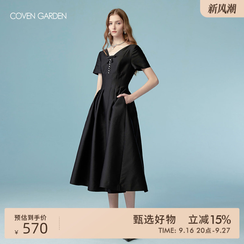 Gowen Garden Outlet's New Summer Collection Features a Classical Court-Style Corset-Style Short-Sleeved V-Neck Dress, an Elegant and Dignified Long Dress Gowen Garden Outlet's New Summer Collection Features a Classical Court-Style Corset-Style Short-Sleeved V-Neck Dress, an Elegant and Dignified Long Dress