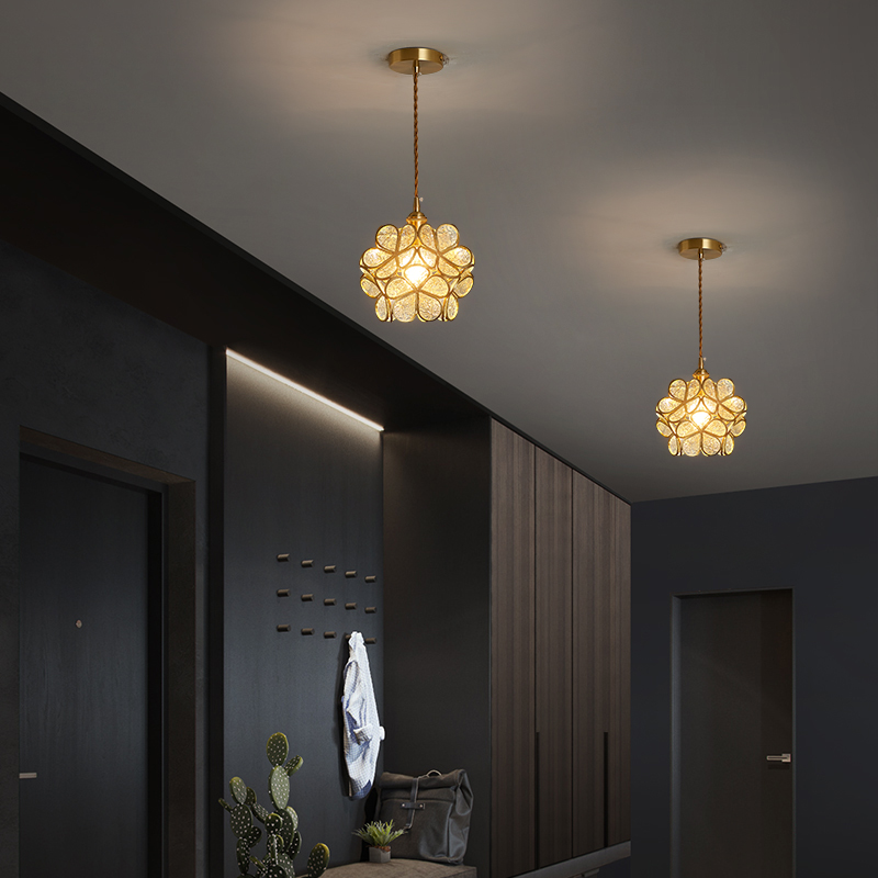 Entrance to the family Guan Lanterns Light Lavish Creative Corridor Walk Road Lamp Mesh Red Ins Petals Bedside Small Chandeliers Nordic Balcony Lights