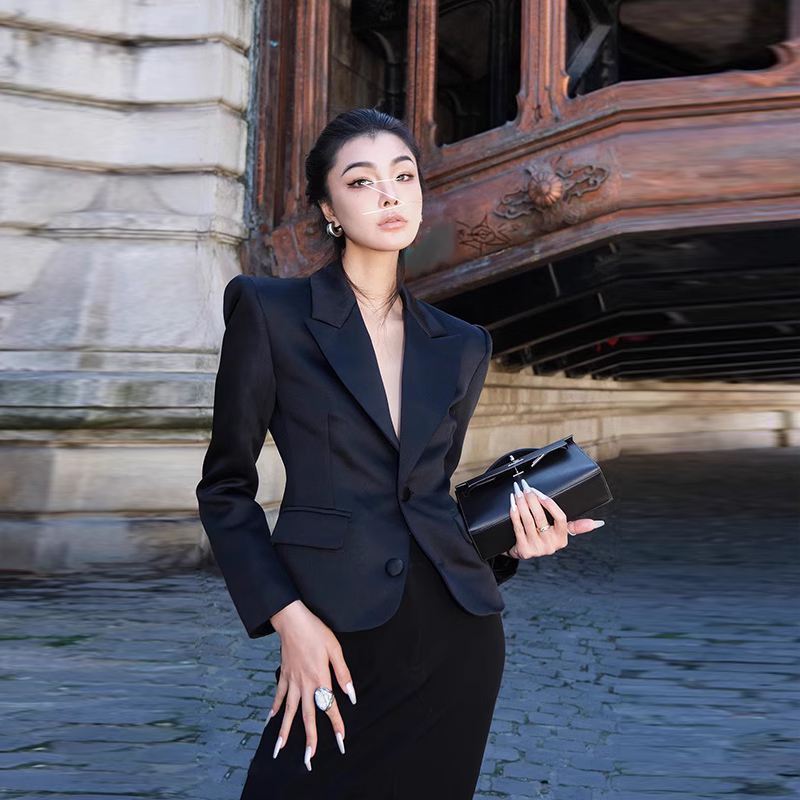 Black Chanel-Style Blazer for Women, Spring Fashion, Professional Attire, Elegant Goddess Style, Shoulder Pads, Slim Fit Suit for Spring and Autumn