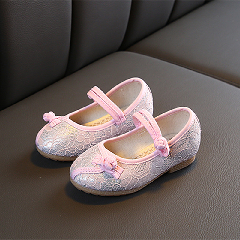 Hanfu Children Embroidered Shoes Girl Old Beijing Handmade Cloth Shoes 2021 New Cloth Shoes National Wind Dance Shoes Children Shoes