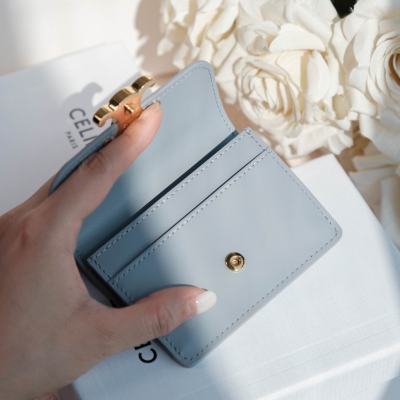Lisa's Same Original Material 25 Years New Flip Snap Buckle Women's Wallet Gold Buckle Calfskin Short Card Holder Card Holder Lisa's Same Original Material 25 Years New Flip Snap Buckle Women's Wallet Gold Buckle Calfskin Short Card Holder Card Holder