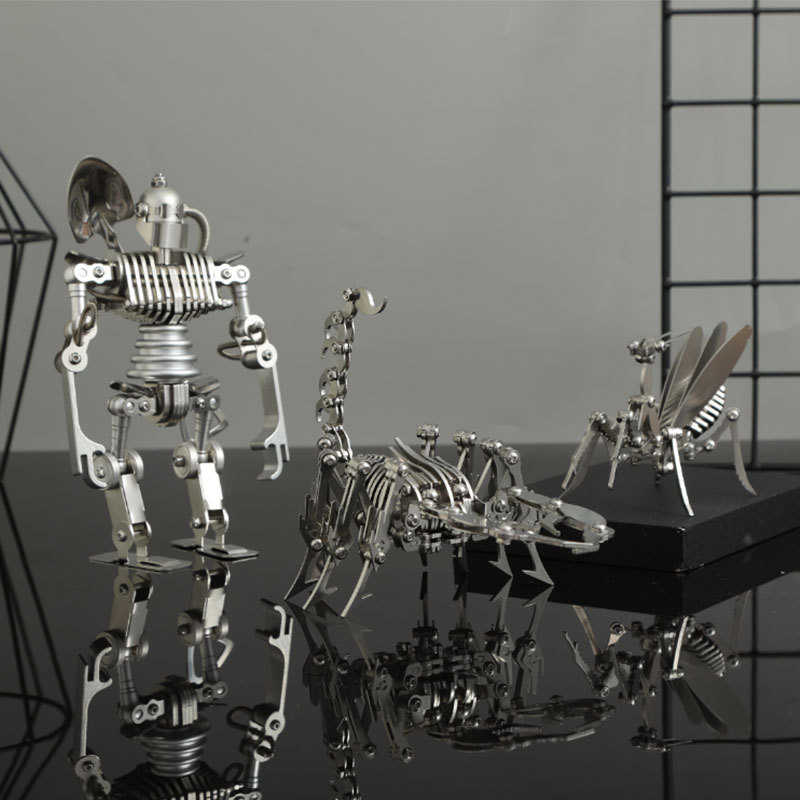 Cyberpunk-Style Scorpion and Mantis Ornament, Mechanical Robot, E-Sports Room, Technological Feel, Stainless Steel Industrial Style Model