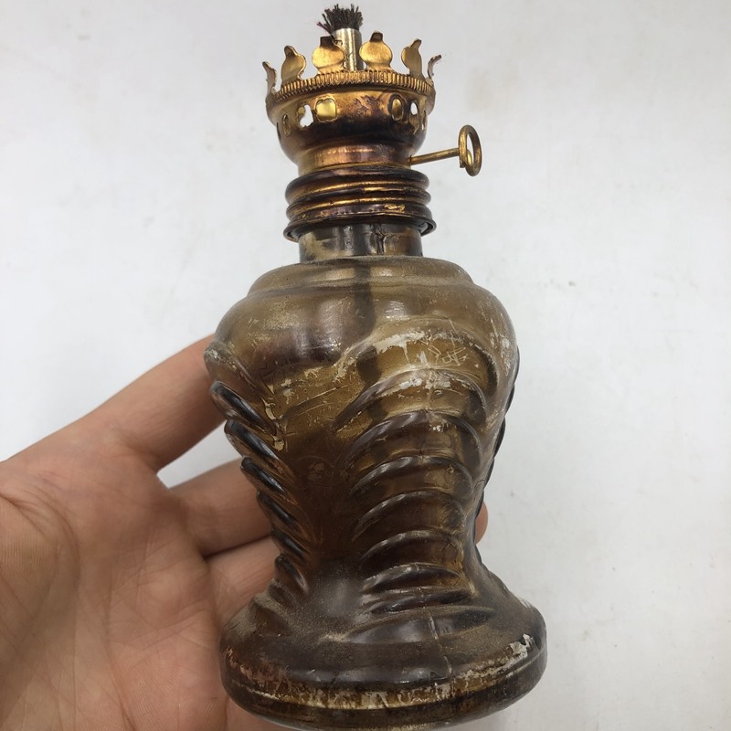Ancient playing Republic of China bronzer oil lamp holder lamp old lighting home swing decoration vintage old objects can be used