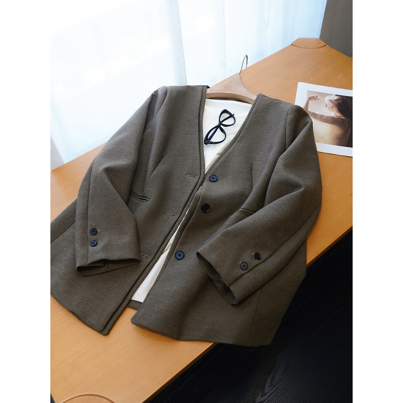 In Stock, Say Goodbye to 50% off! the Epitome of Elegance! Tailored Waist-Cinching Silhouette Collarless Blazer for Women《Ezzs142》