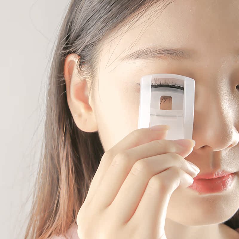 Small eyelash curler curling long-lasting local segmented portable rubber pad beginners do not clip eyelids lasting stereotypes
