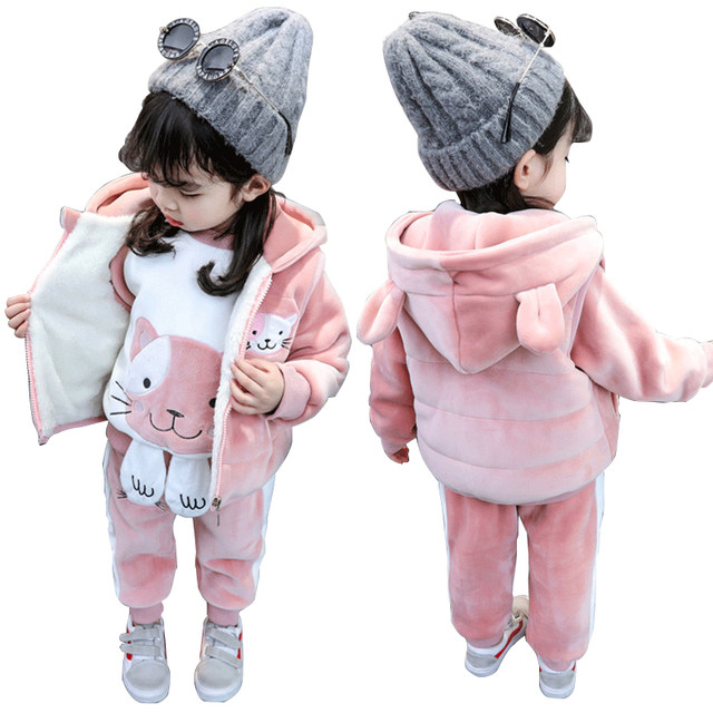 Baby autumn and winter suits are fashionable and fashionable 2022 new winter clothes for girls and children's clothes with fleece and thickened winter clothes for children.