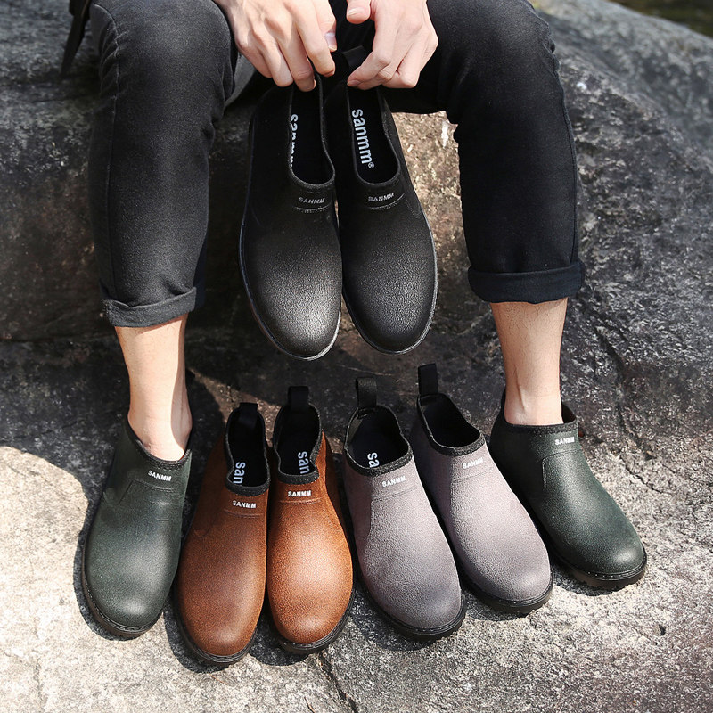 Integrated moulded water shoes Male rain boots Short-cylinder Kitchen Waterproof Rain Shoes Non-slip Rubber Shoes Abrasion Resistant Fishing Shoes Car Wash Shoes