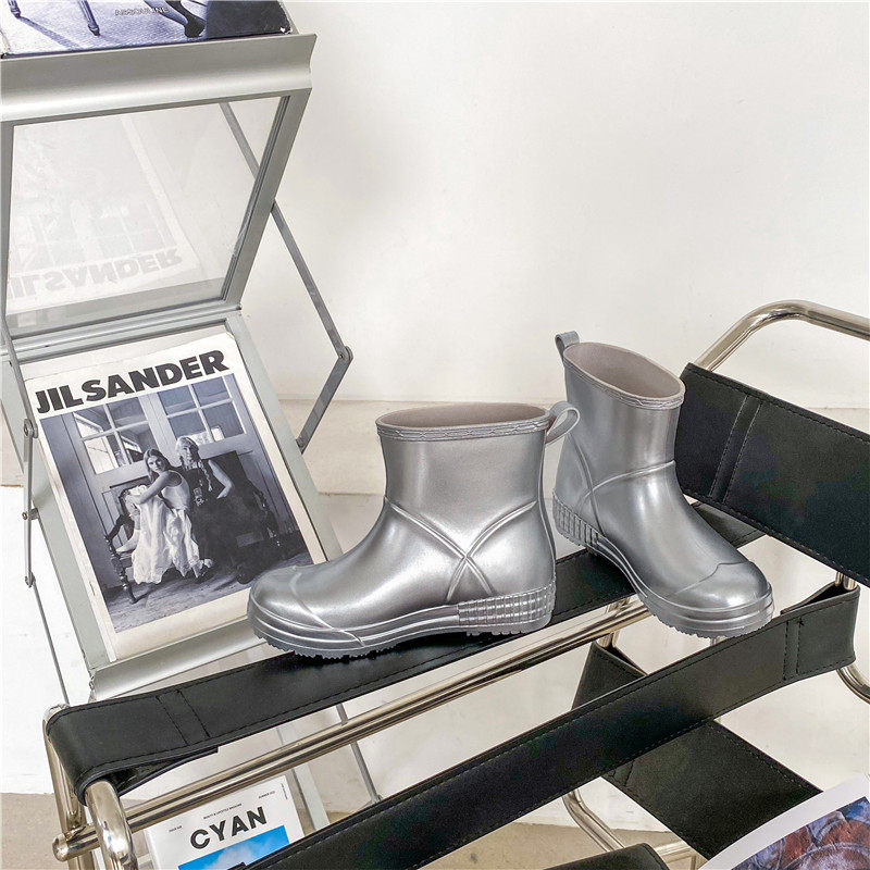 2022 new rain boots women's adult fashion mid-tube rain boots kitchen non-slip rubber shoes outer wear thick-soled wear-resistant waterproof shoes