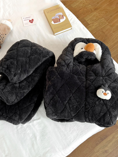 2025 New Cartoon Penguin Coral Velvet Couple Pajamas Women's Autumn and Winter Three-Layer Padded Thickened Men's Home Clothes